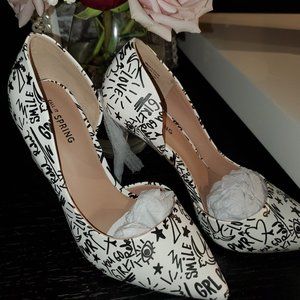 7.5 US Thaoven Call it Spring Pumps